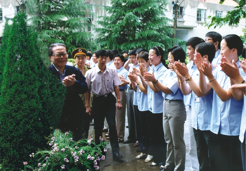 1999江泽民总书记视察db电竞